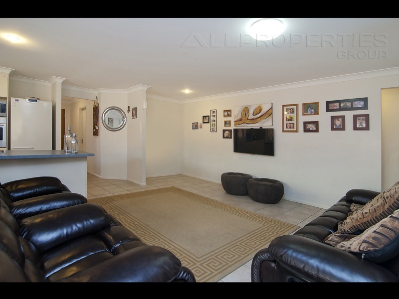 4 Lomandra Court, Seventeen Mile Rocks QLD 4073