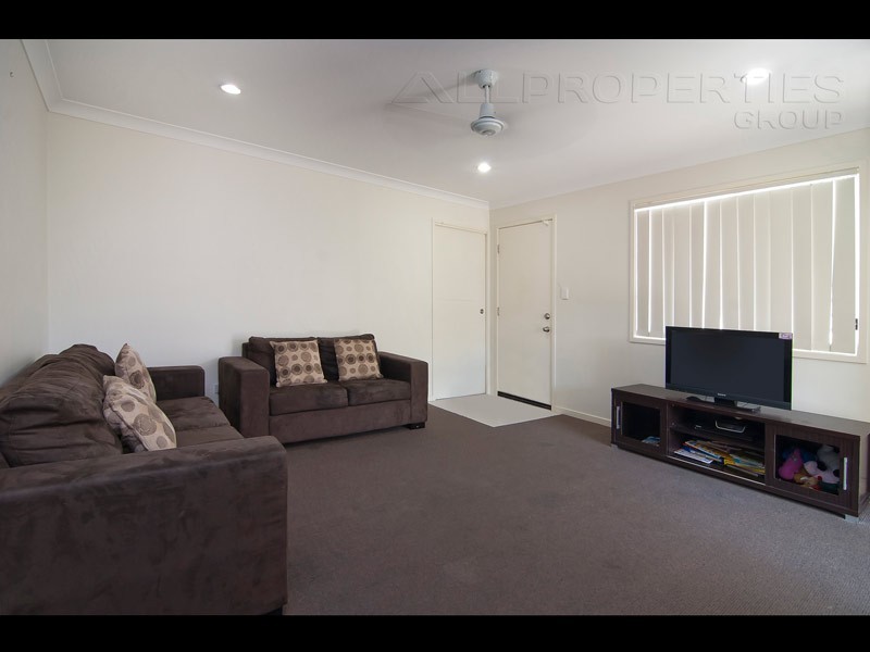 42/8 Rosegum Place, Redbank Plains QLD 4301