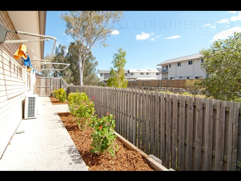 42/8 Rosegum Place, Redbank Plains QLD 4301