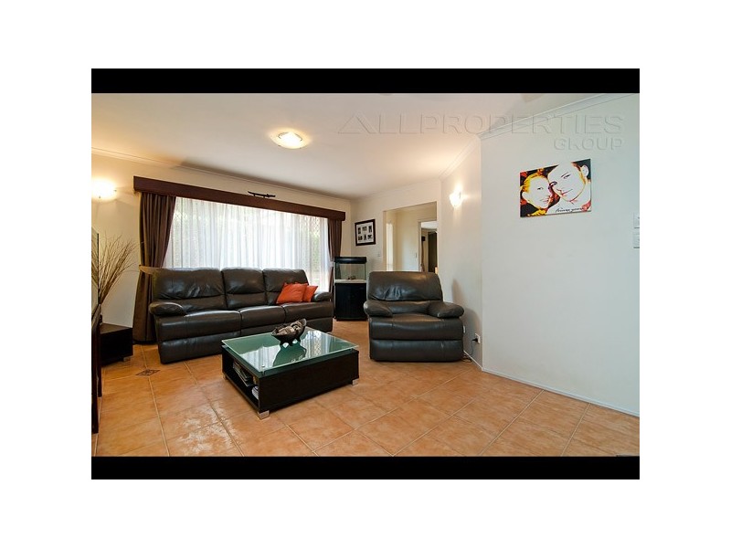 6 Radiata Place, Forest Lake QLD 4078