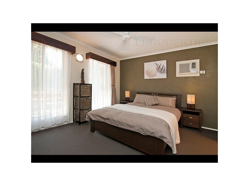 6 Radiata Place, Forest Lake QLD 4078