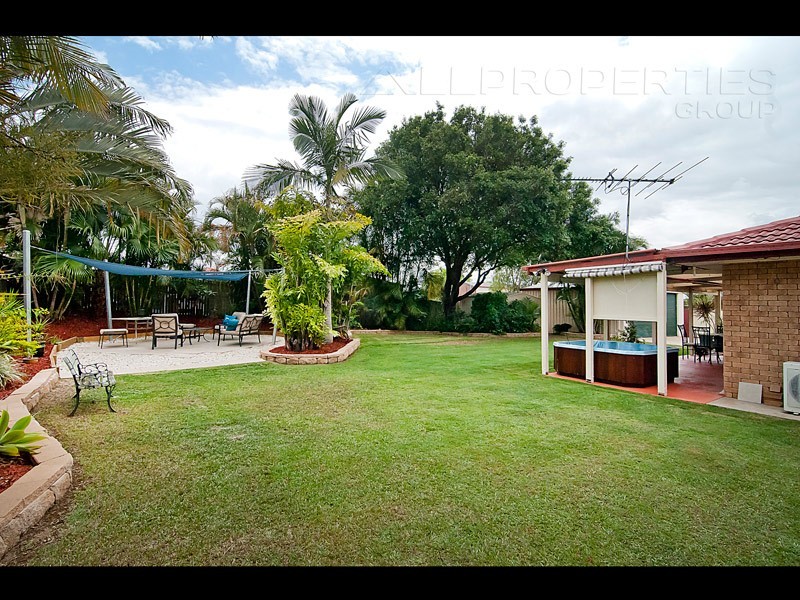 30 DORACHUS DRIVE, Regents Park QLD 4118