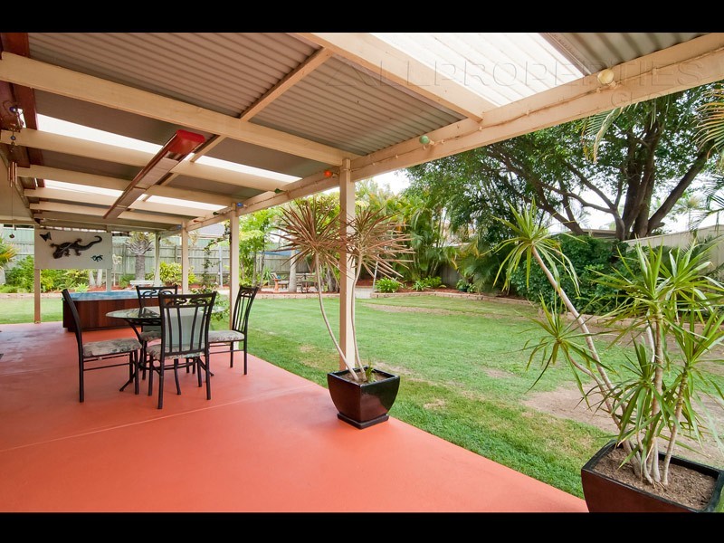 30 DORACHUS DRIVE, Regents Park QLD 4118