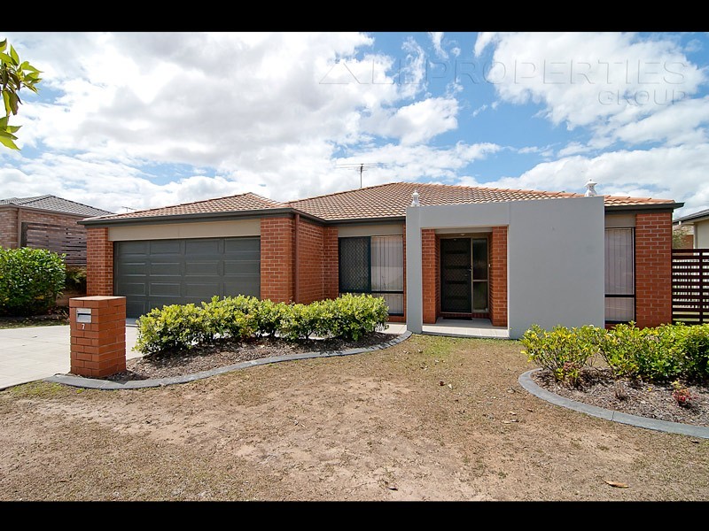 7 Mapelton Cct, Parkinson QLD 4115