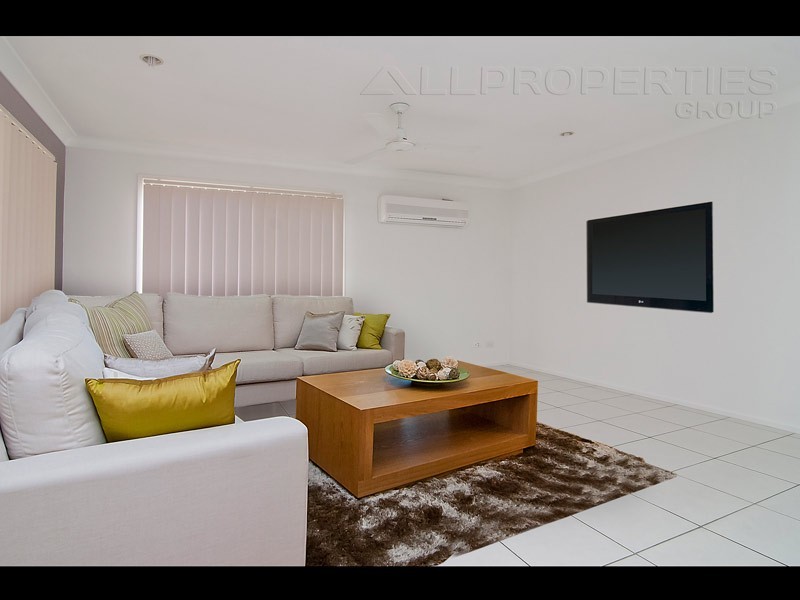 7 Mapelton Cct, Parkinson QLD 4115