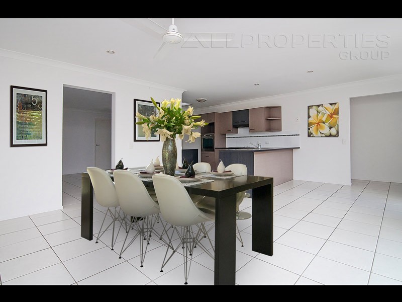 7 Mapelton Cct, Parkinson QLD 4115