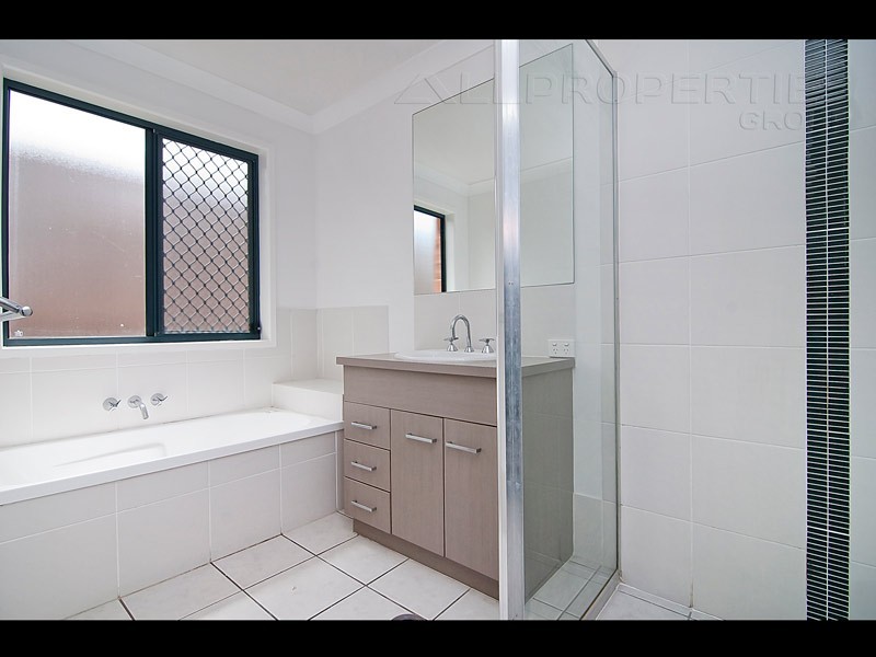 7 Mapelton Cct, Parkinson QLD 4115