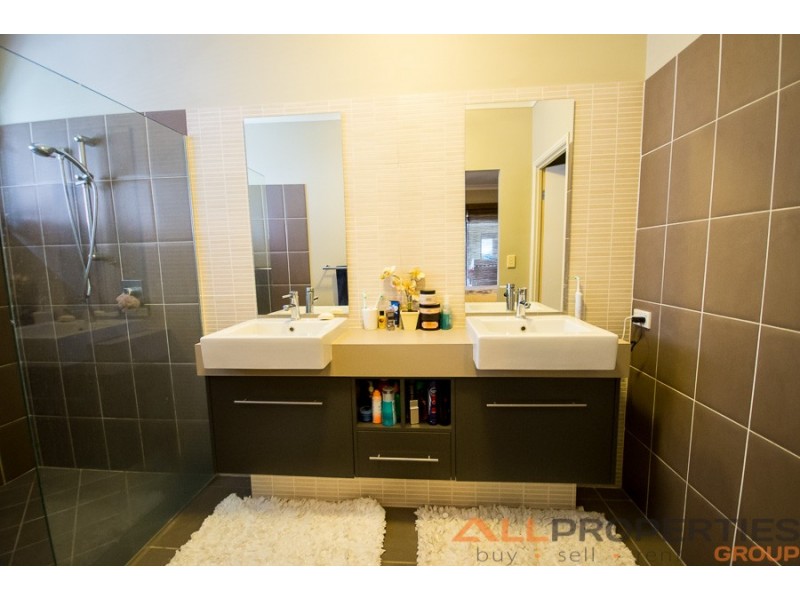 23 Paperbark Crescent, Heathwood QLD 4110