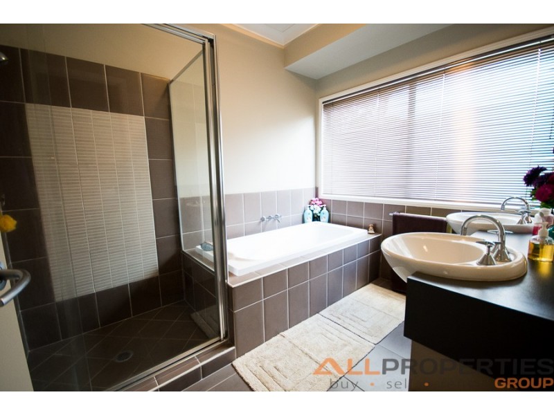 23 Paperbark Crescent, Heathwood QLD 4110