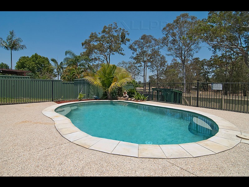 30 STRATHALLEN DRIVE, Boronia Heights QLD 4124