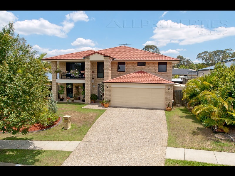8 Birch Close, Heathwood QLD 4110