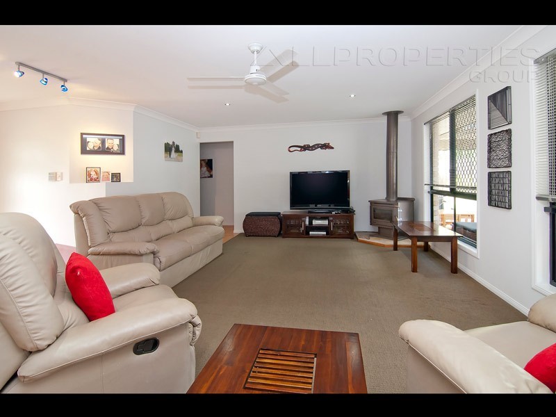 19 Blaxland Place, Drewvale QLD 4116