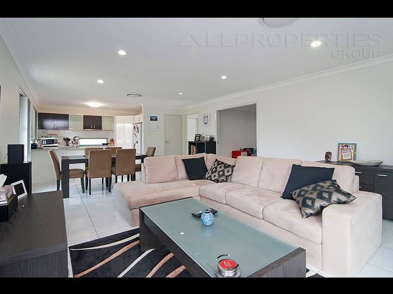 30 Juniper Street, Heathwood QLD 4110