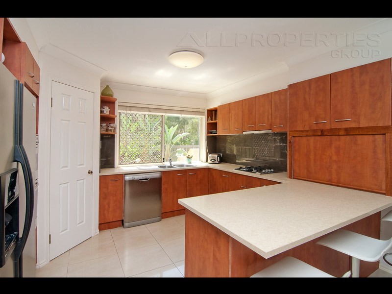 16 Seabrook Crescent, Forest Lake QLD 4078