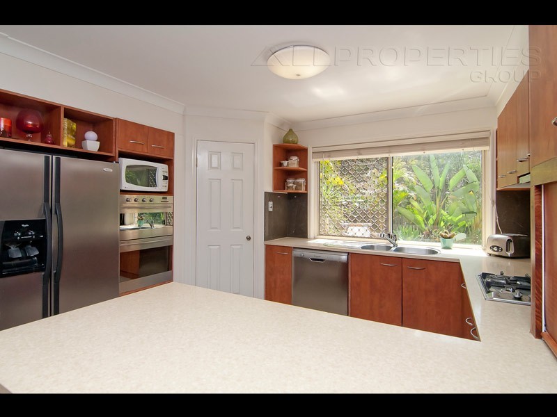 16 Seabrook Crescent, Forest Lake QLD 4078
