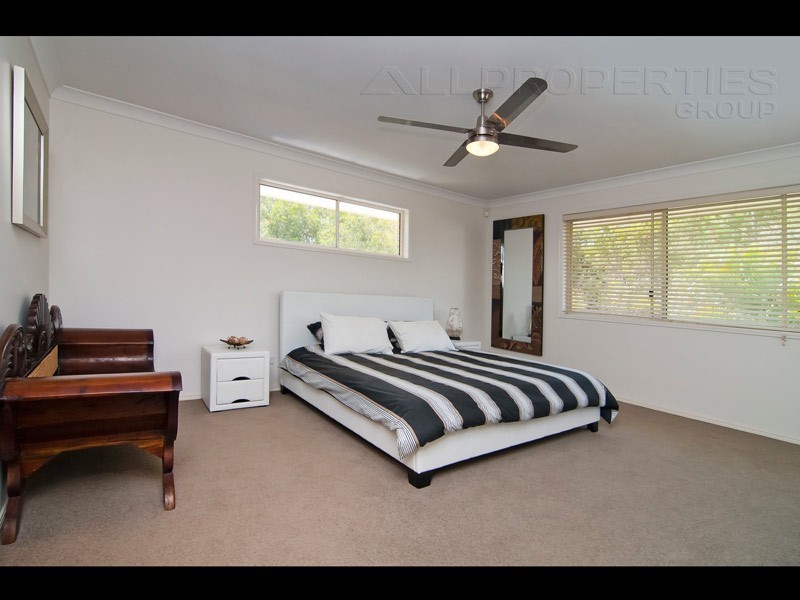 16 Seabrook Crescent, Forest Lake QLD 4078