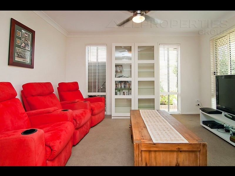 16 Seabrook Crescent, Forest Lake QLD 4078