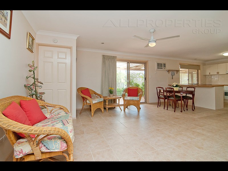 29 SOLANDRA CIRCUIT, Regents Park QLD 4118