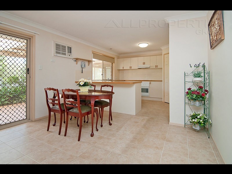 29 SOLANDRA CIRCUIT, Regents Park QLD 4118