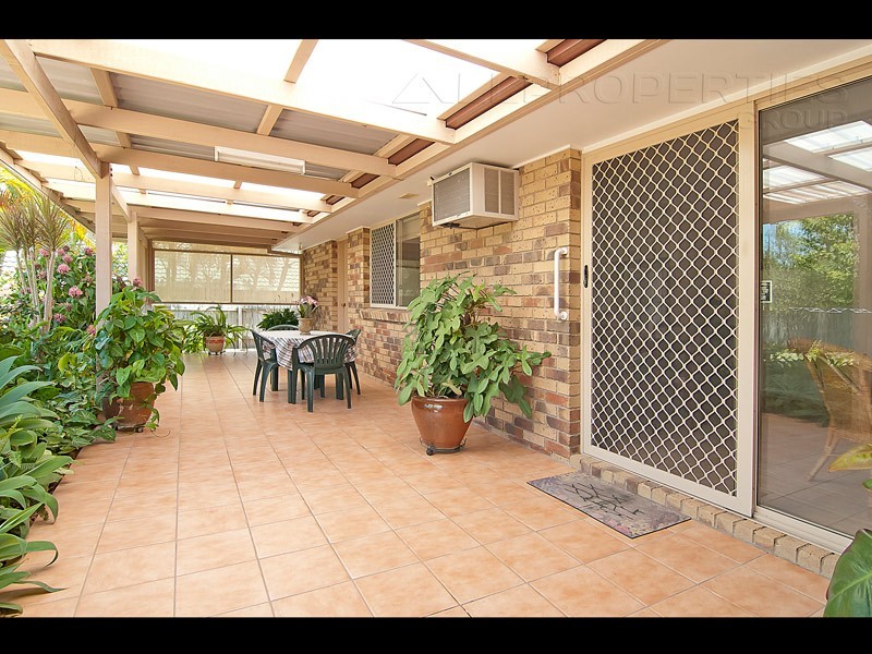 29 SOLANDRA CIRCUIT, Regents Park QLD 4118