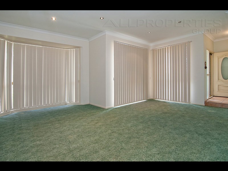 140 Lamberth Road, Regents Park QLD 4118