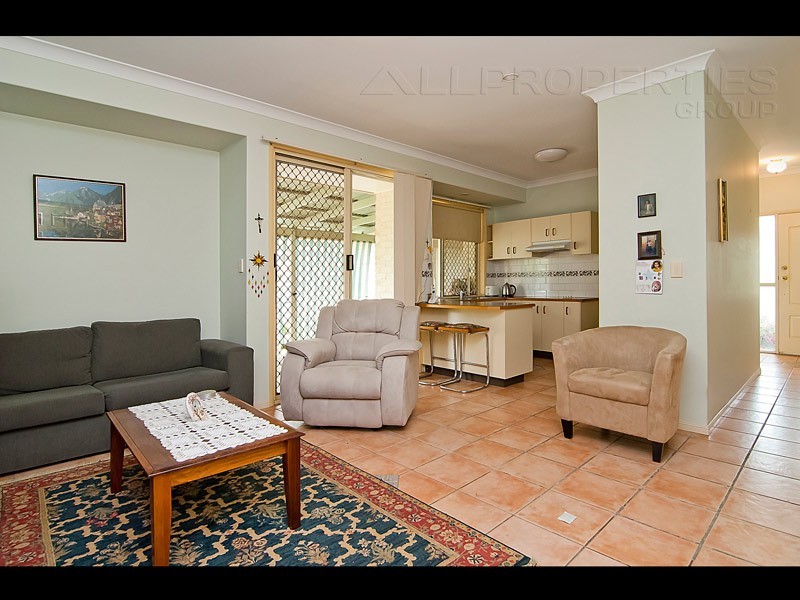 140 Lamberth Road, Regents Park QLD 4118