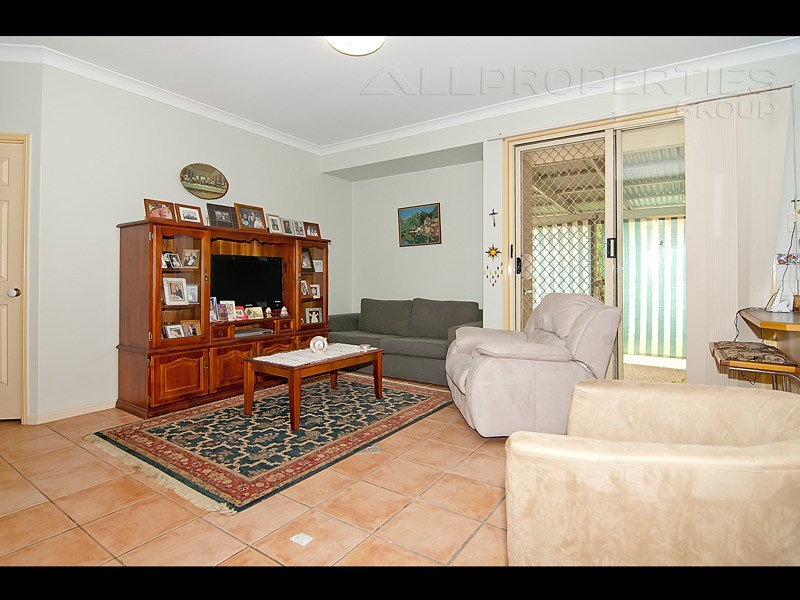 140 Lamberth Road, Regents Park QLD 4118