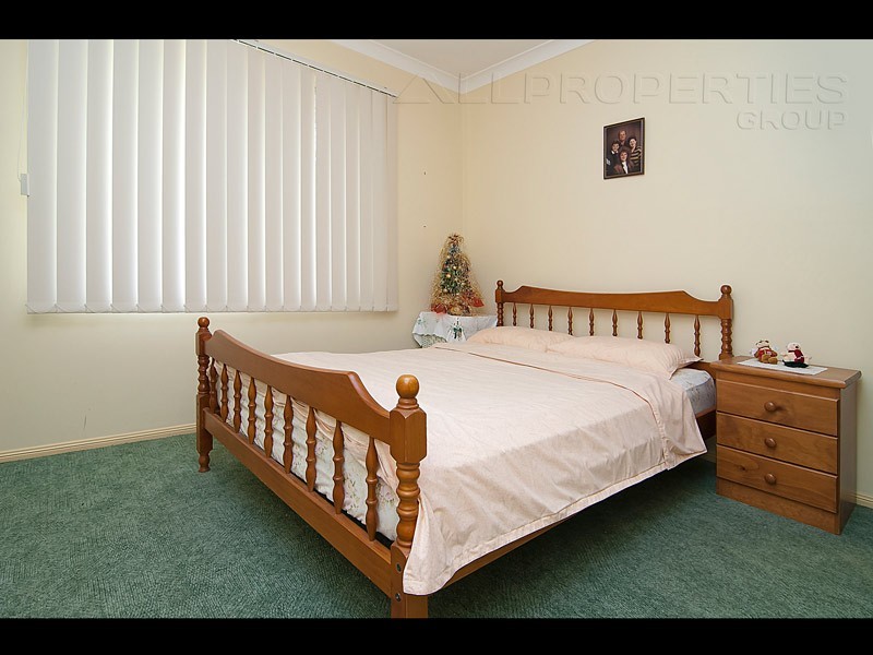 140 Lamberth Road, Regents Park QLD 4118