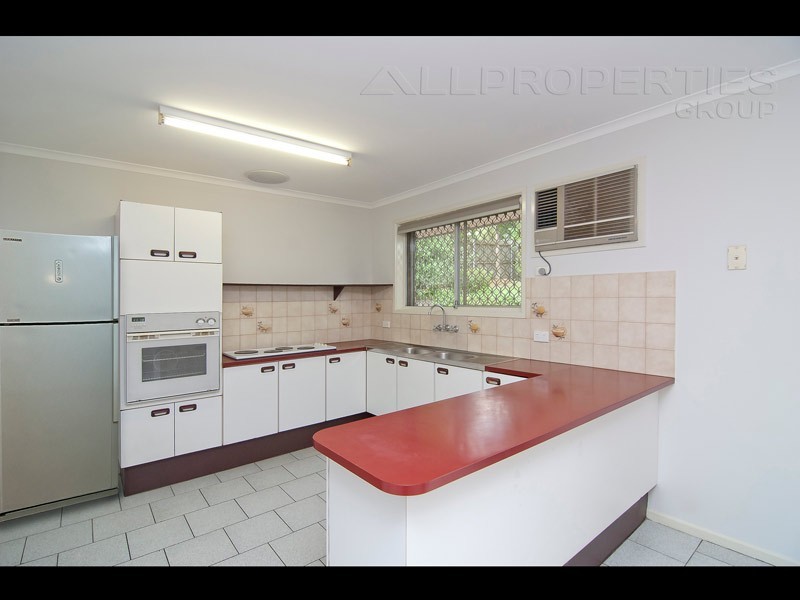 33 Vansittart Road, Regents Park QLD 4118