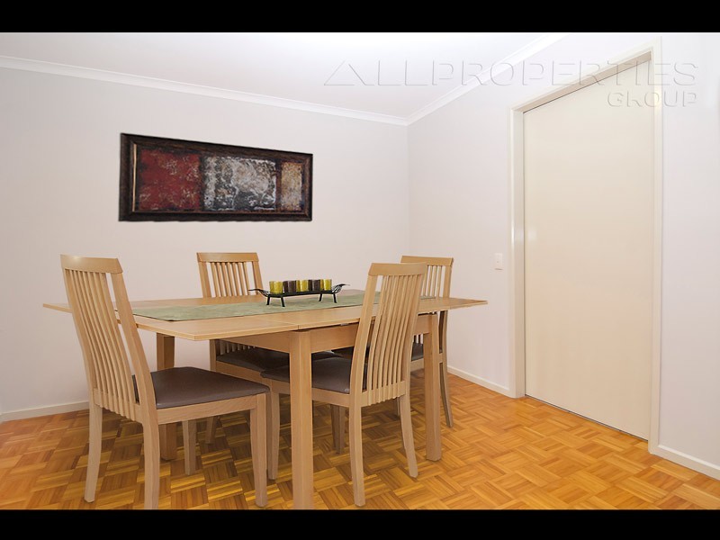 33 Vansittart Road, Regents Park QLD 4118