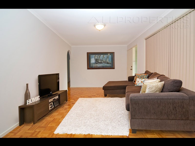 33 Vansittart Road, Regents Park QLD 4118