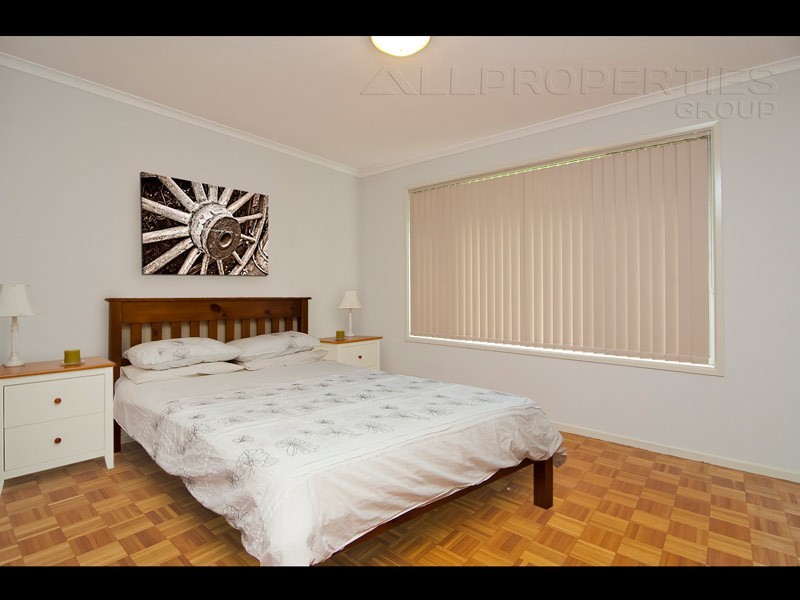 33 Vansittart Road, Regents Park QLD 4118