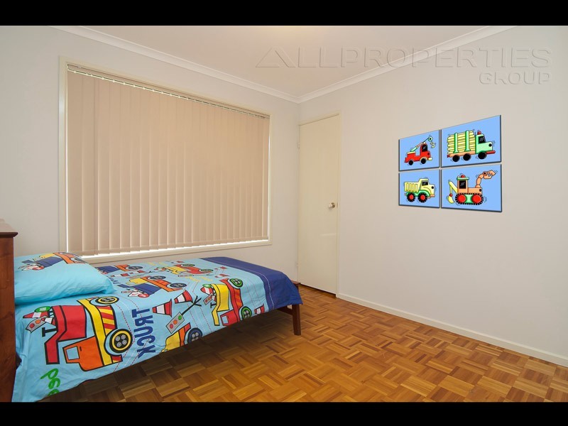 33 Vansittart Road, Regents Park QLD 4118