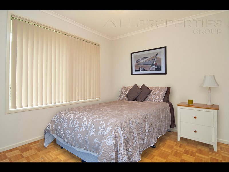 33 Vansittart Road, Regents Park QLD 4118