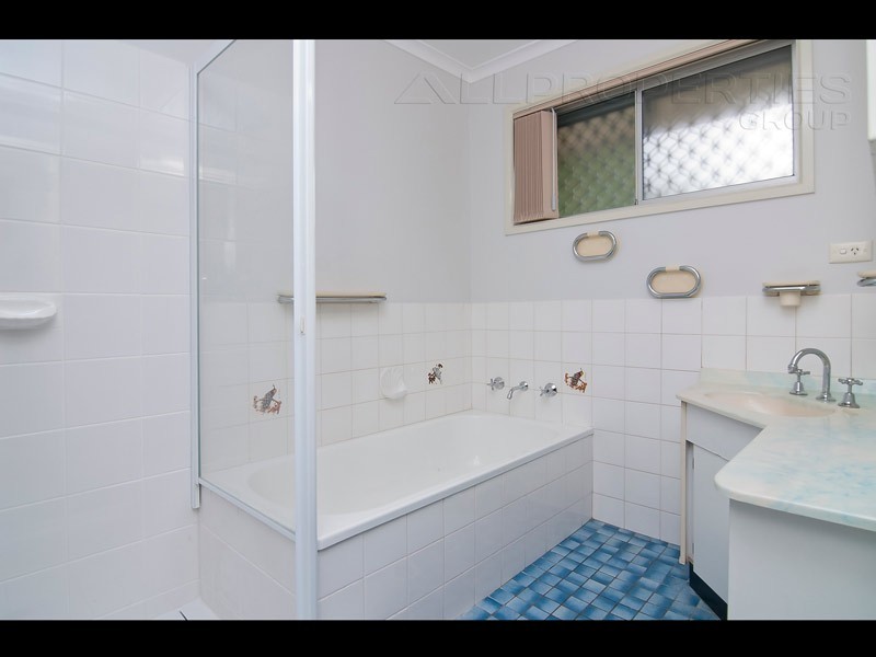 33 Vansittart Road, Regents Park QLD 4118