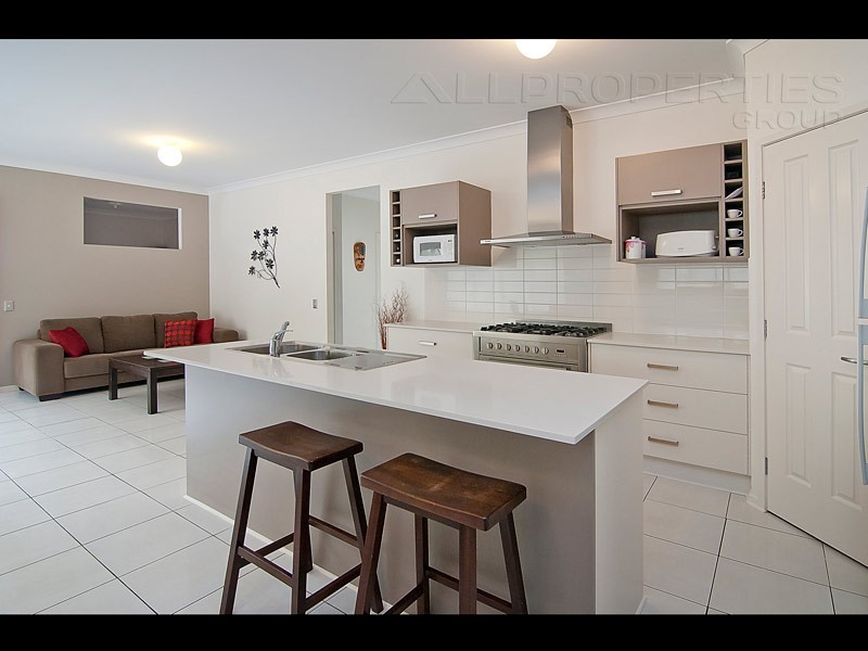 3 Tuscany Close, Forest Lake QLD 4078