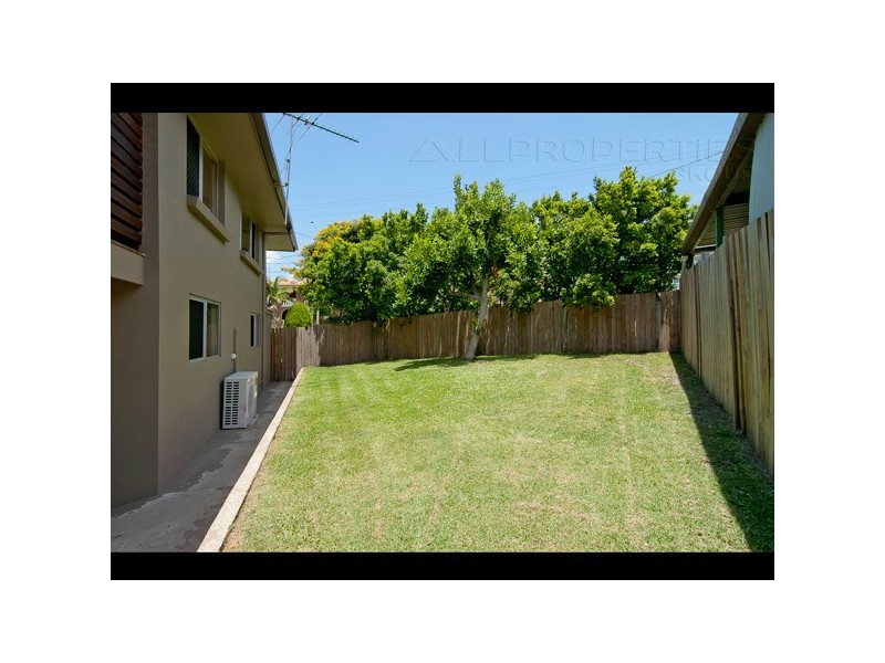 11 Le Grand Street, Macgregor QLD 4109