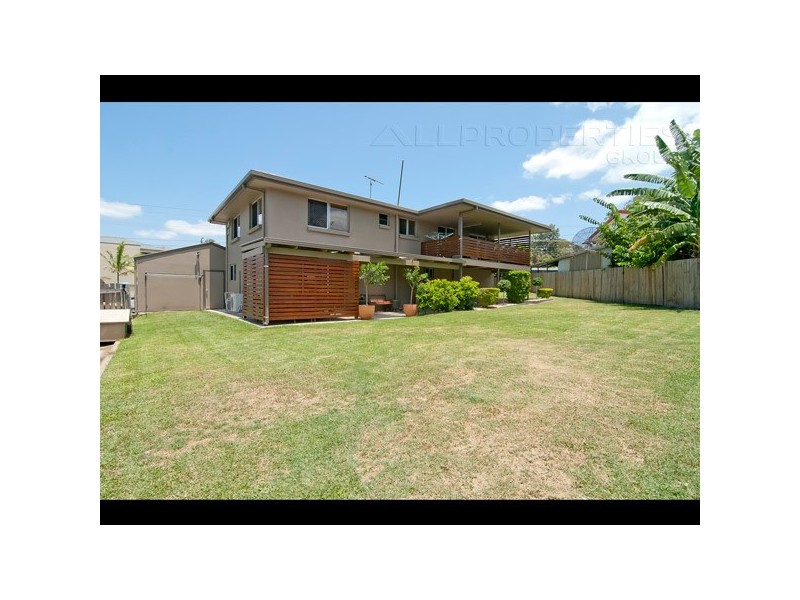 11 Le Grand Street, Macgregor QLD 4109