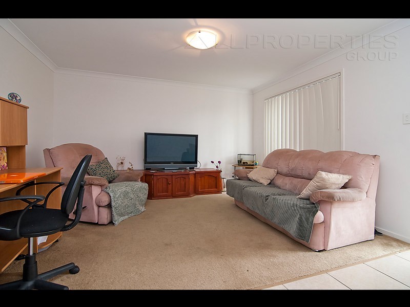 37 PAUL DRIVE, Regents Park QLD 4118