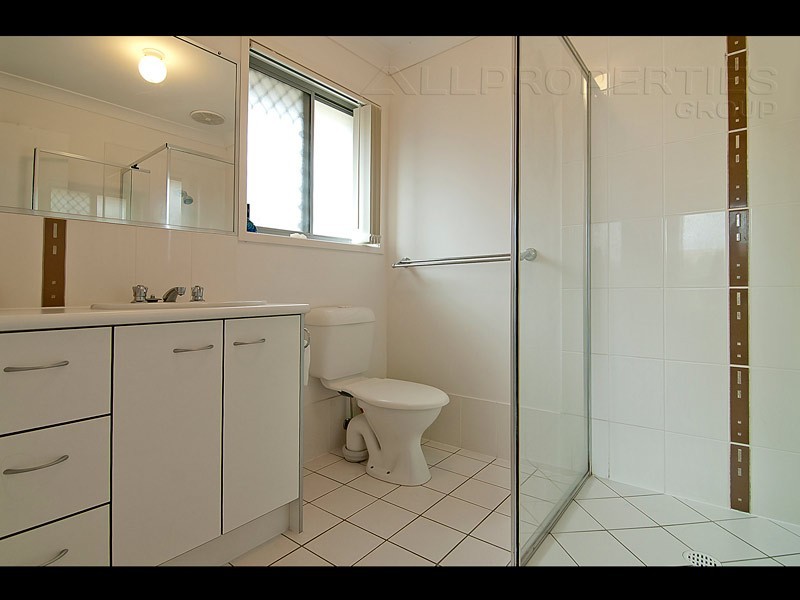 37 PAUL DRIVE, Regents Park QLD 4118