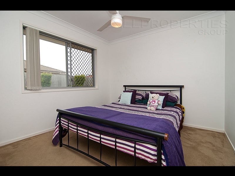 37 PAUL DRIVE, Regents Park QLD 4118