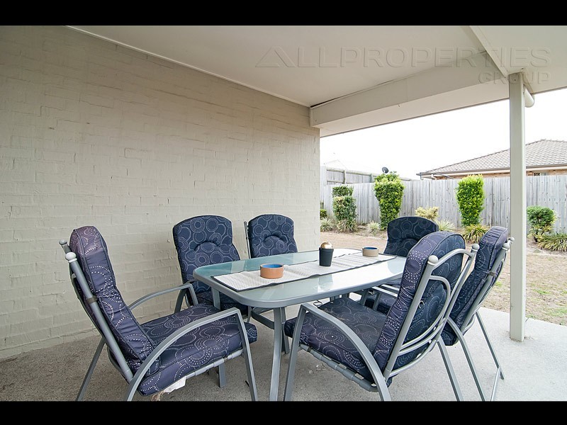 37 PAUL DRIVE, Regents Park QLD 4118