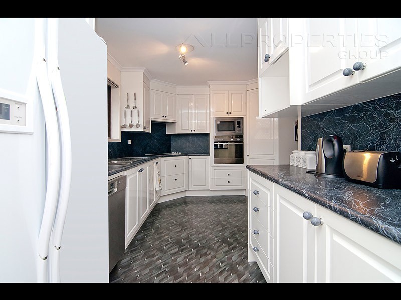 198 EMERALD DRIVE, Regents Park QLD 4118