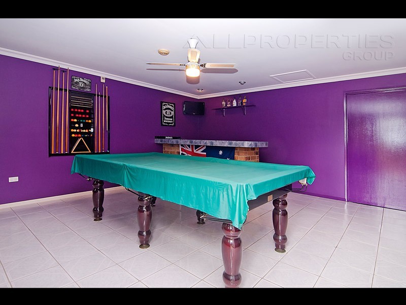 198 EMERALD DRIVE, Regents Park QLD 4118