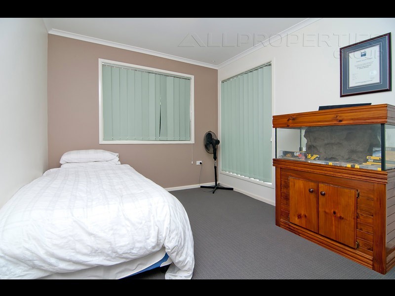 198 EMERALD DRIVE, Regents Park QLD 4118