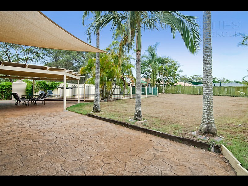 198 EMERALD DRIVE, Regents Park QLD 4118