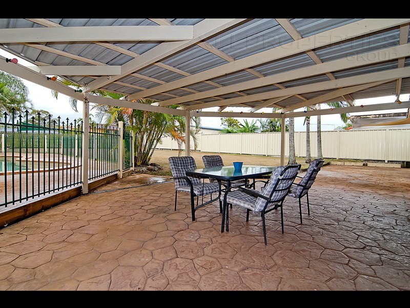198 EMERALD DRIVE, Regents Park QLD 4118
