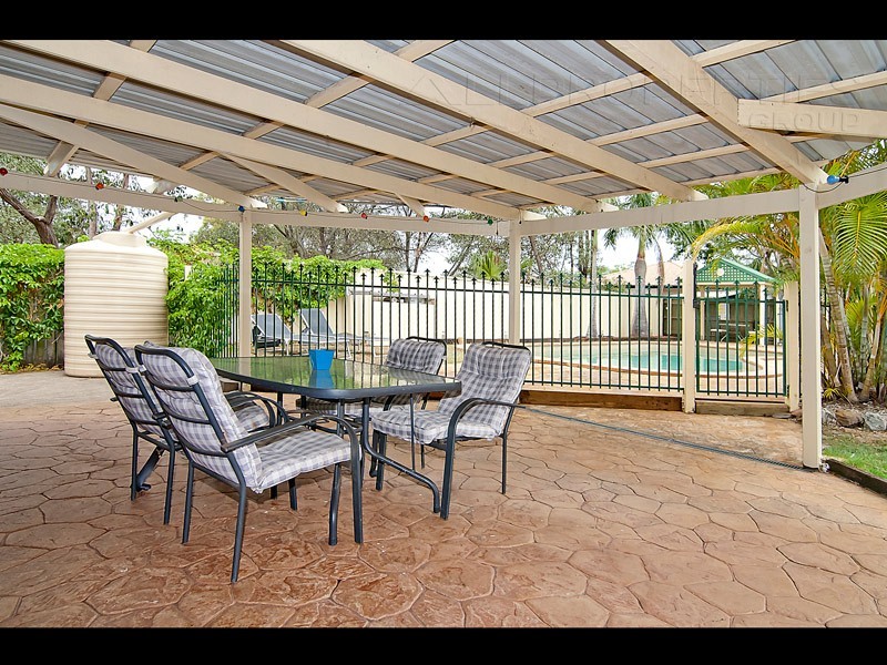198 EMERALD DRIVE, Regents Park QLD 4118