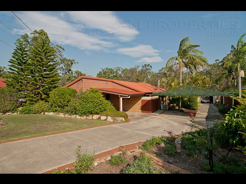 70 PARKROYAL CRES, Regents Park QLD 4118