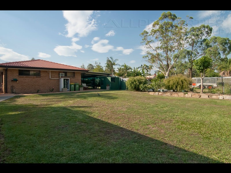 70 PARKROYAL CRES, Regents Park QLD 4118